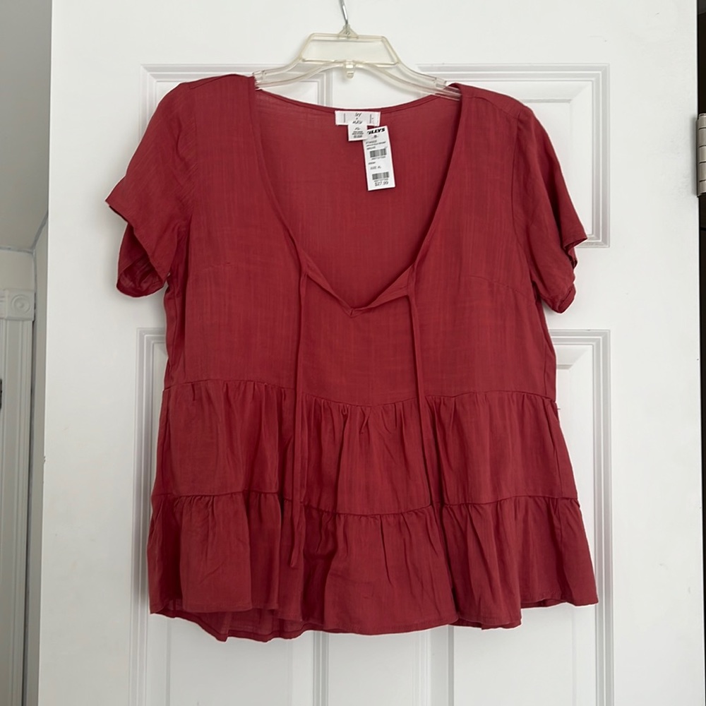 Tilly’s shirt, size XL but runs small, never worn before!